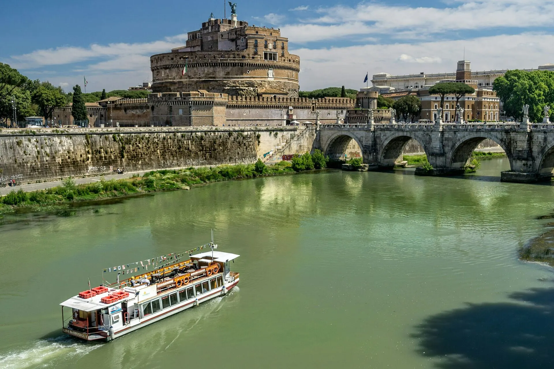 Hop-On-Hop-Off Boat Tour